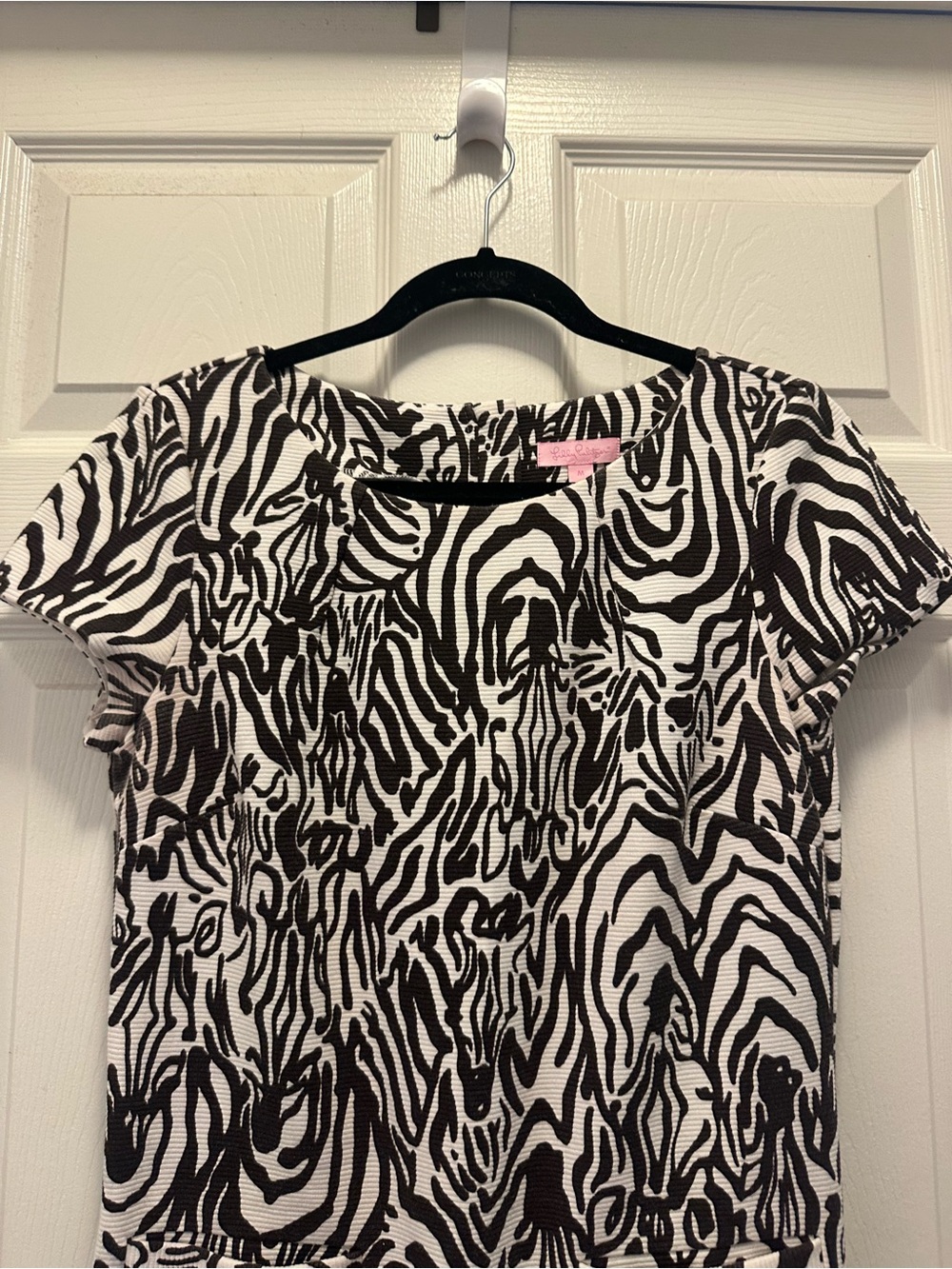 Lilly Pulitzer Layton Dress in Cameo White Full Entourage 🦓 - Picture 5 of 10